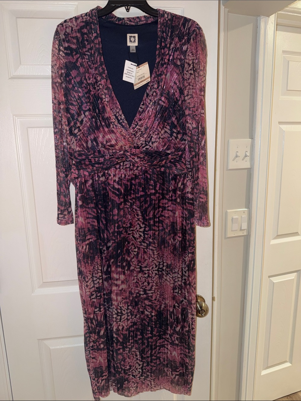 Anne Klein Pink & Black Twist-Waist V-Neck Long Sleeve Midi Dress